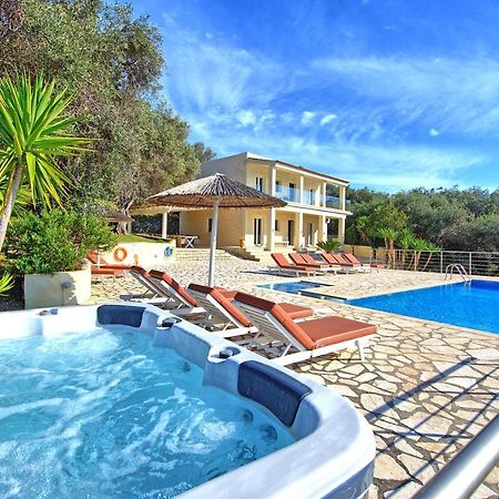 Beachfront Villa Seasun By Posarellivillas Agios Spyridon  Экстерьер фото
